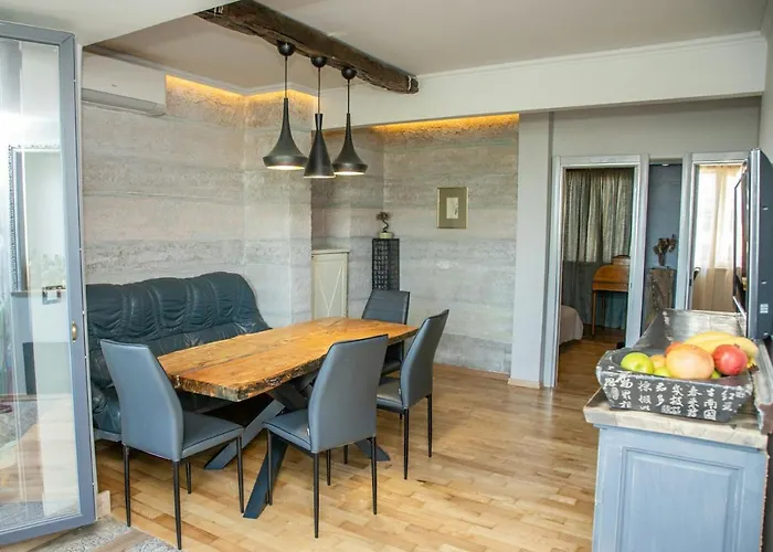 アパート Art Luxury