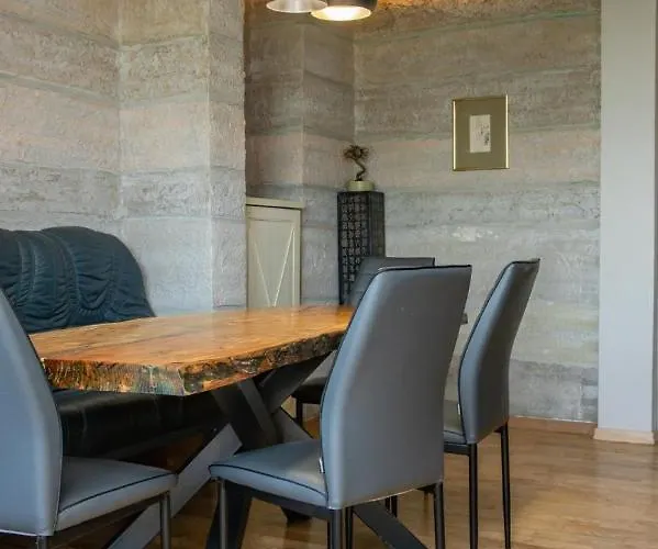 アパート Art Luxury